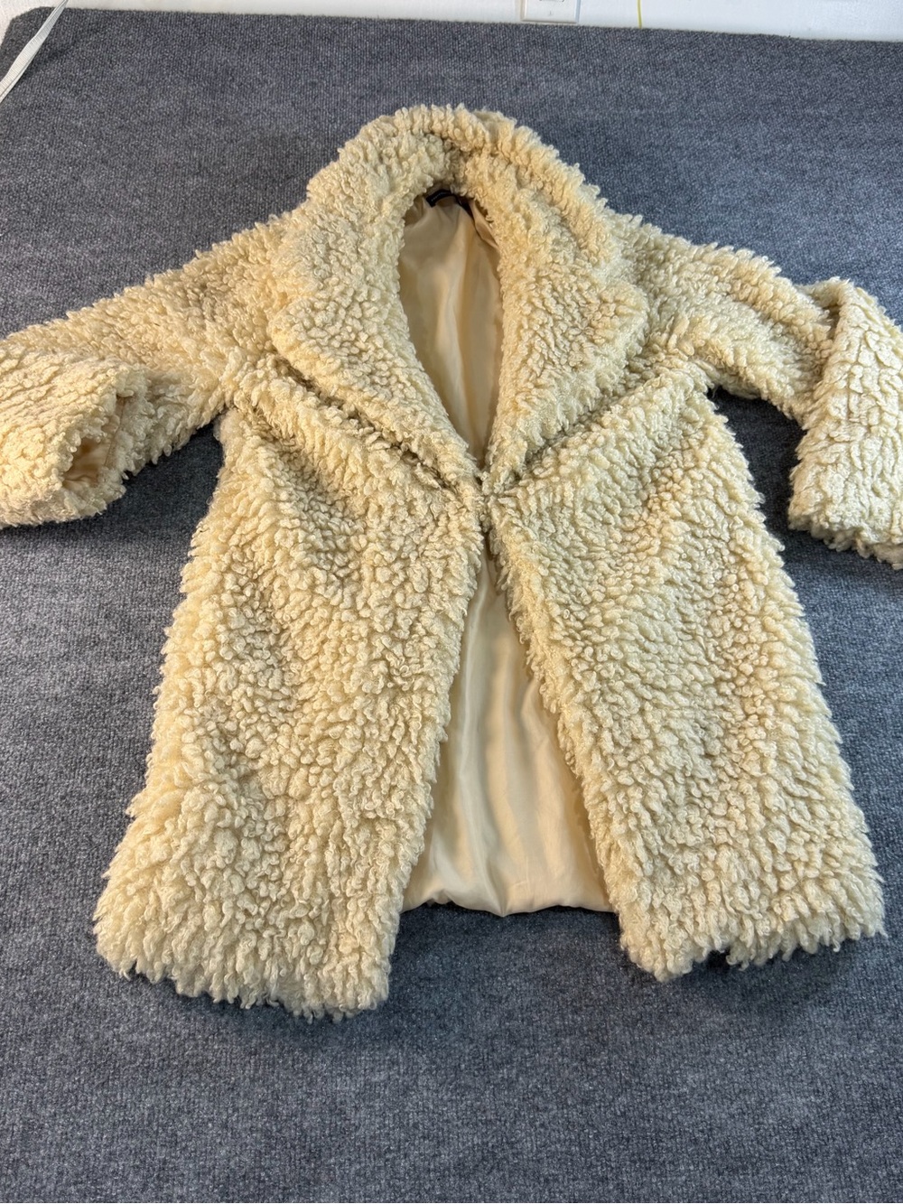 PrettyLittleThing Women's US 6 Cream Faux Fur Teddy Coat